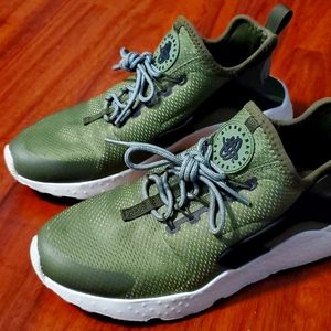 Nike Air Hurache Ultra